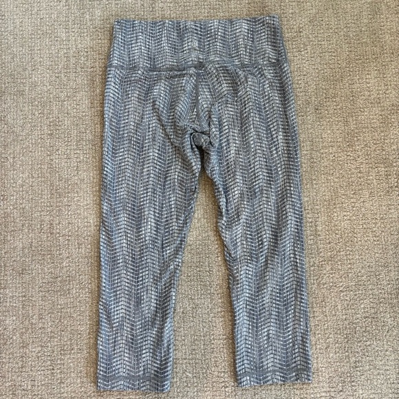 Lululemon Wonder Crop Chevron Leggings - size 10 - Picture 3 of 5